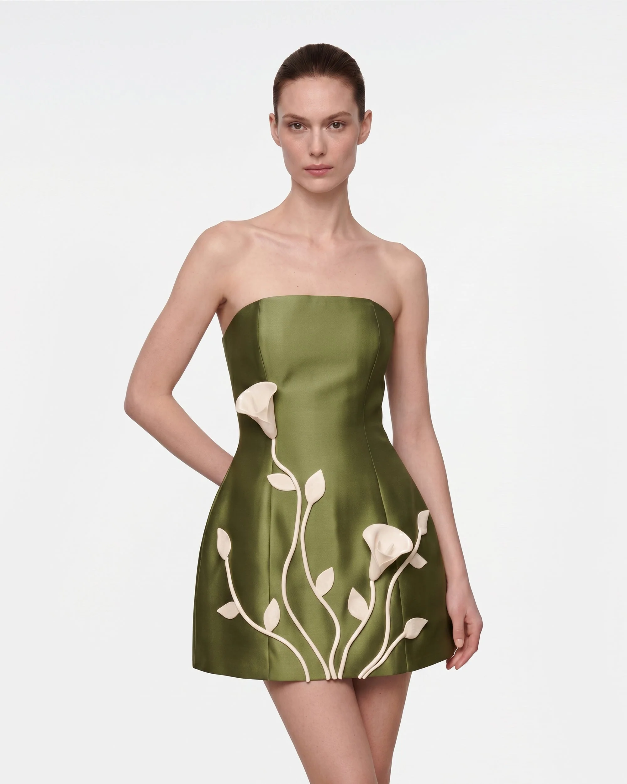 Trägerloses Minikleid mit 3D-Blumenranken - Olivgrün