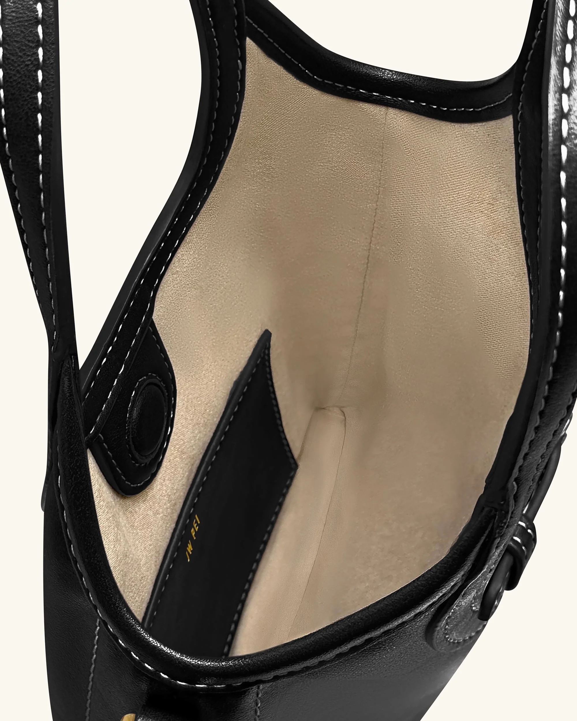 Brooke Mini-Henkeltasche mit Gürteldetails und Verzierungen - Schwarz - Image 4