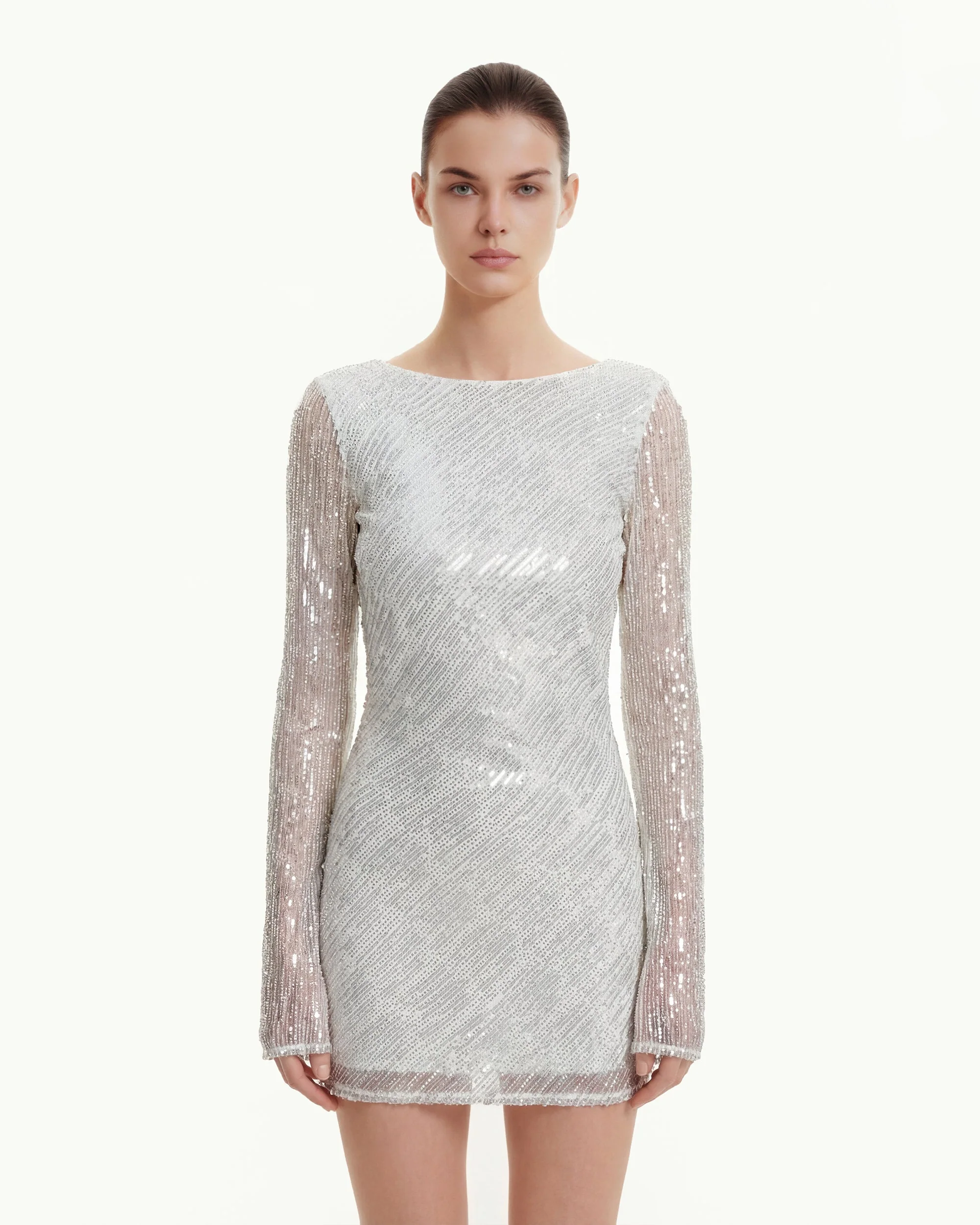 Langarm-Minikleid mit diagonalen Pailletten und offenem Rücken - Weiß - Image 2