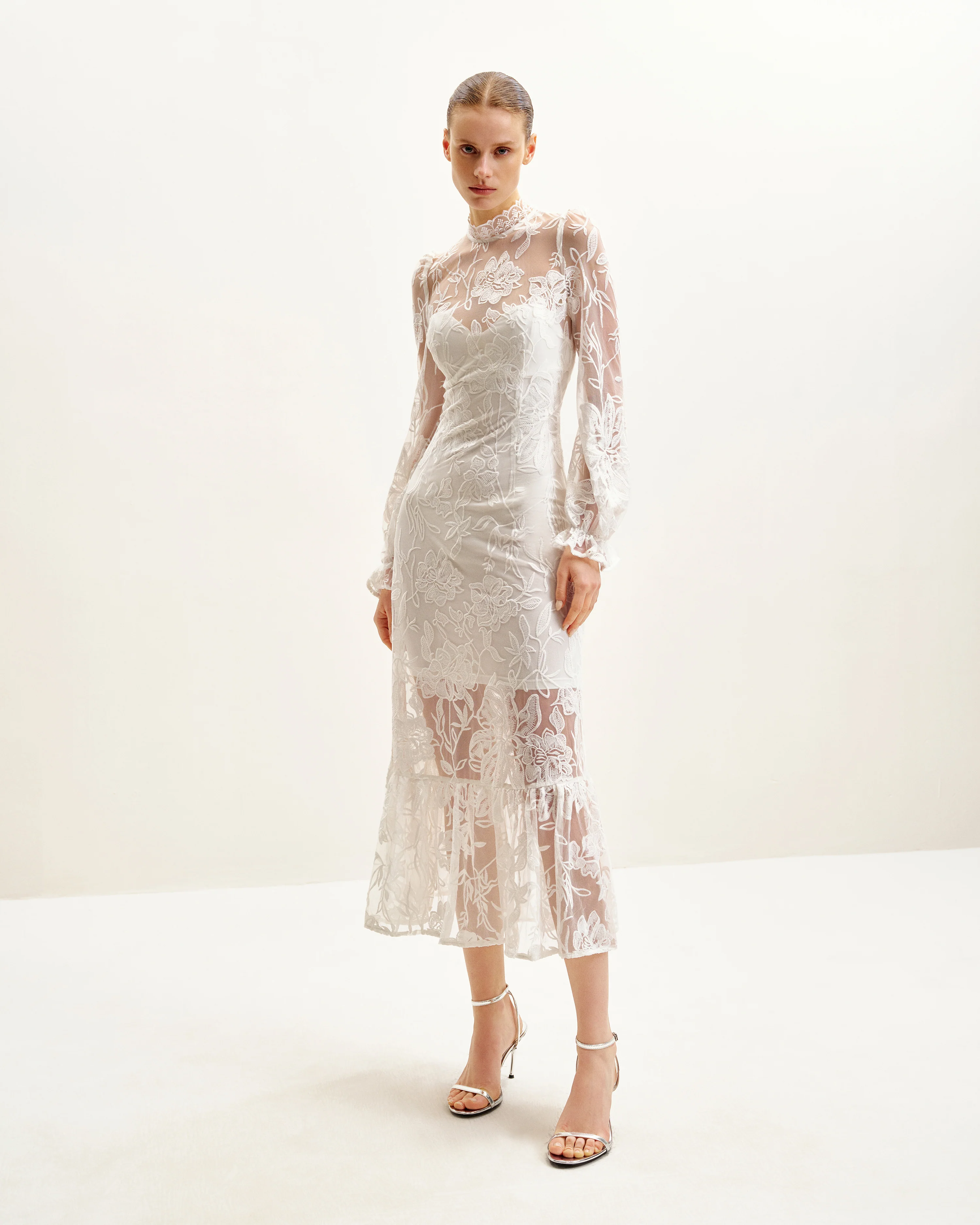 Elegantes Midikleid aus Spitze - Weiß - Image 2