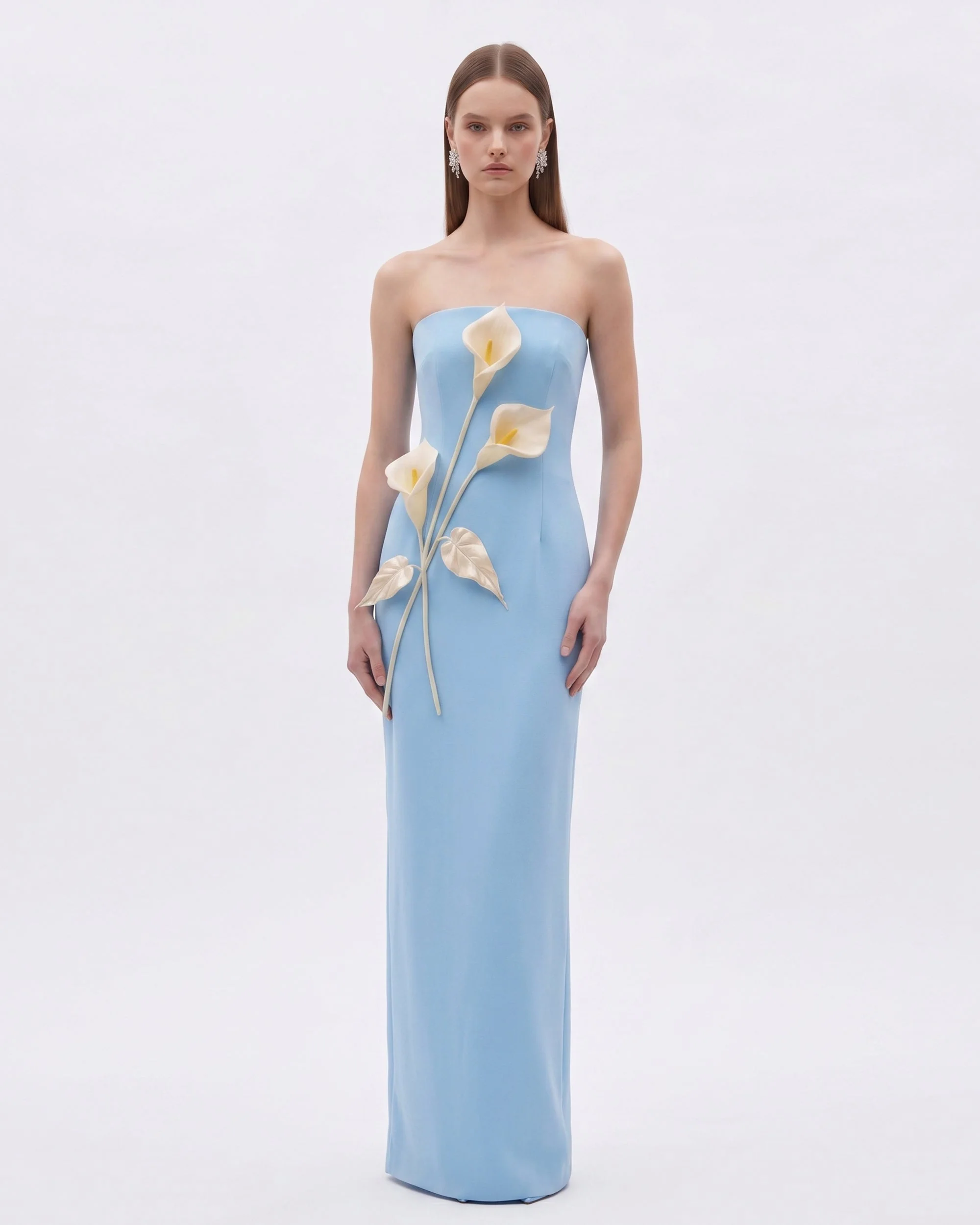 Trägerloses Kleid mit Blumenapplikationen - Hellblau