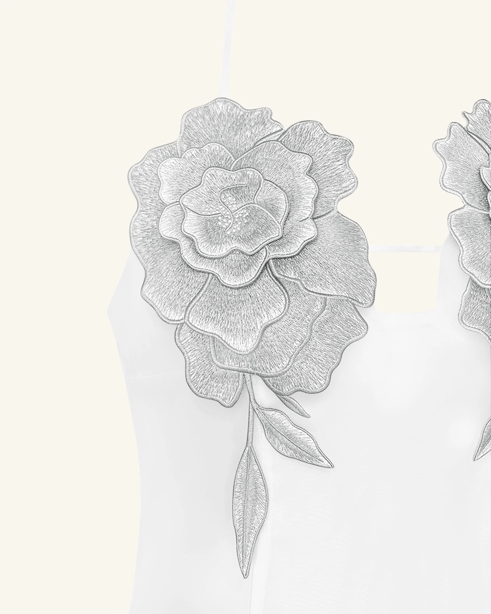Blumenbesticktes Minikleid - Weiß - Image 5