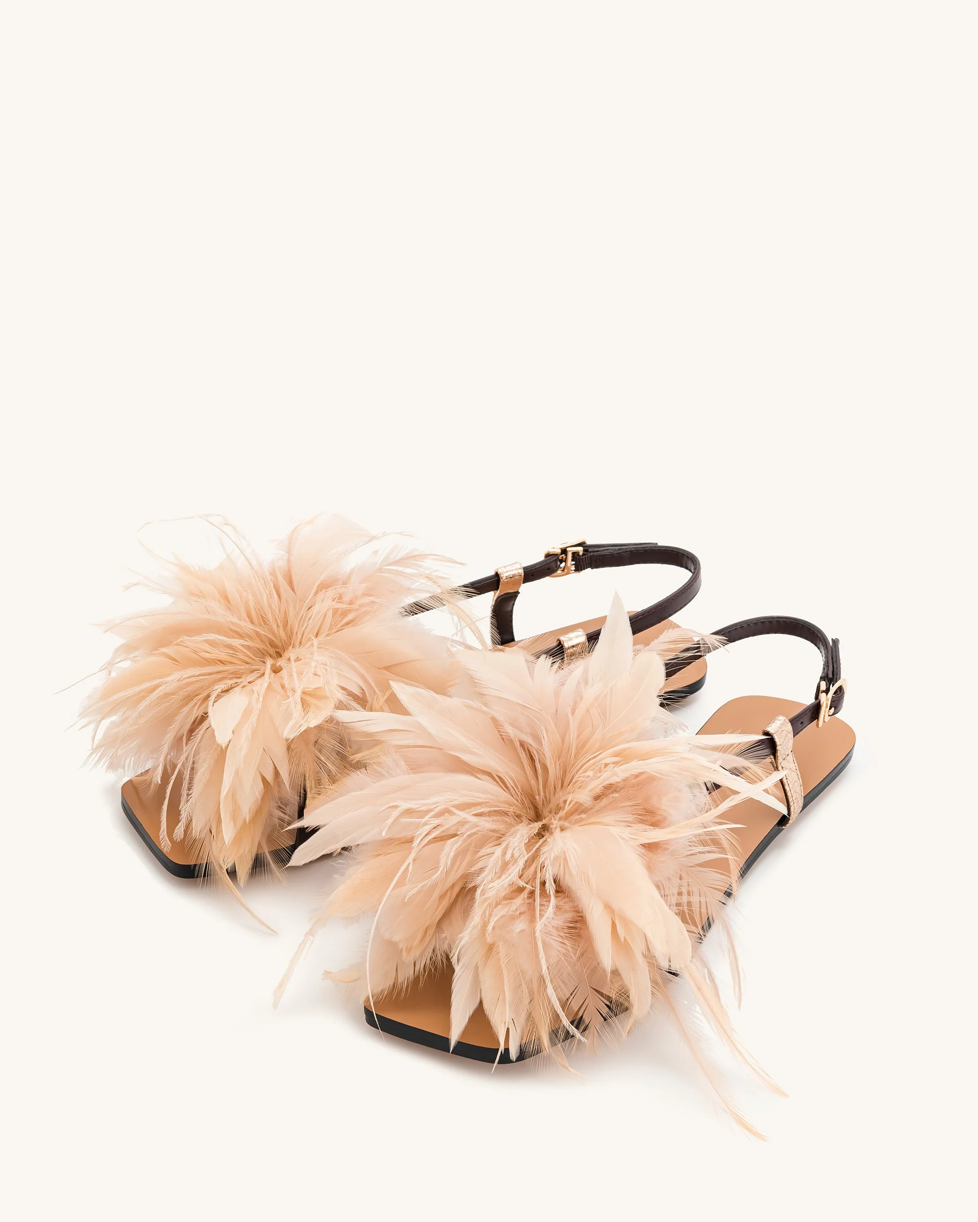 Flauschige Flachsandalen - Braun - Image 2
