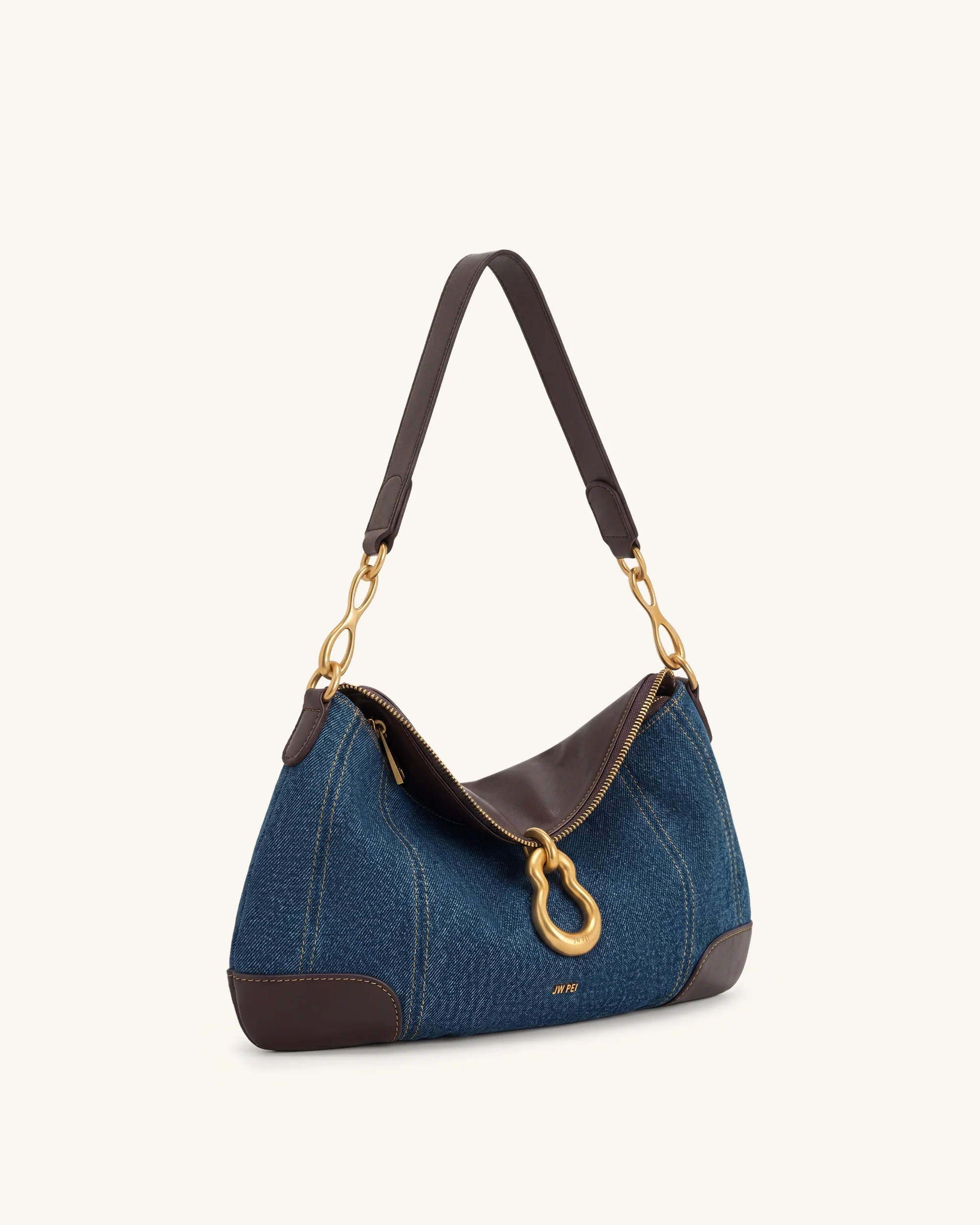 Jayla Schultertasche mit Metallanhänger - Blaues Denim - Image 2