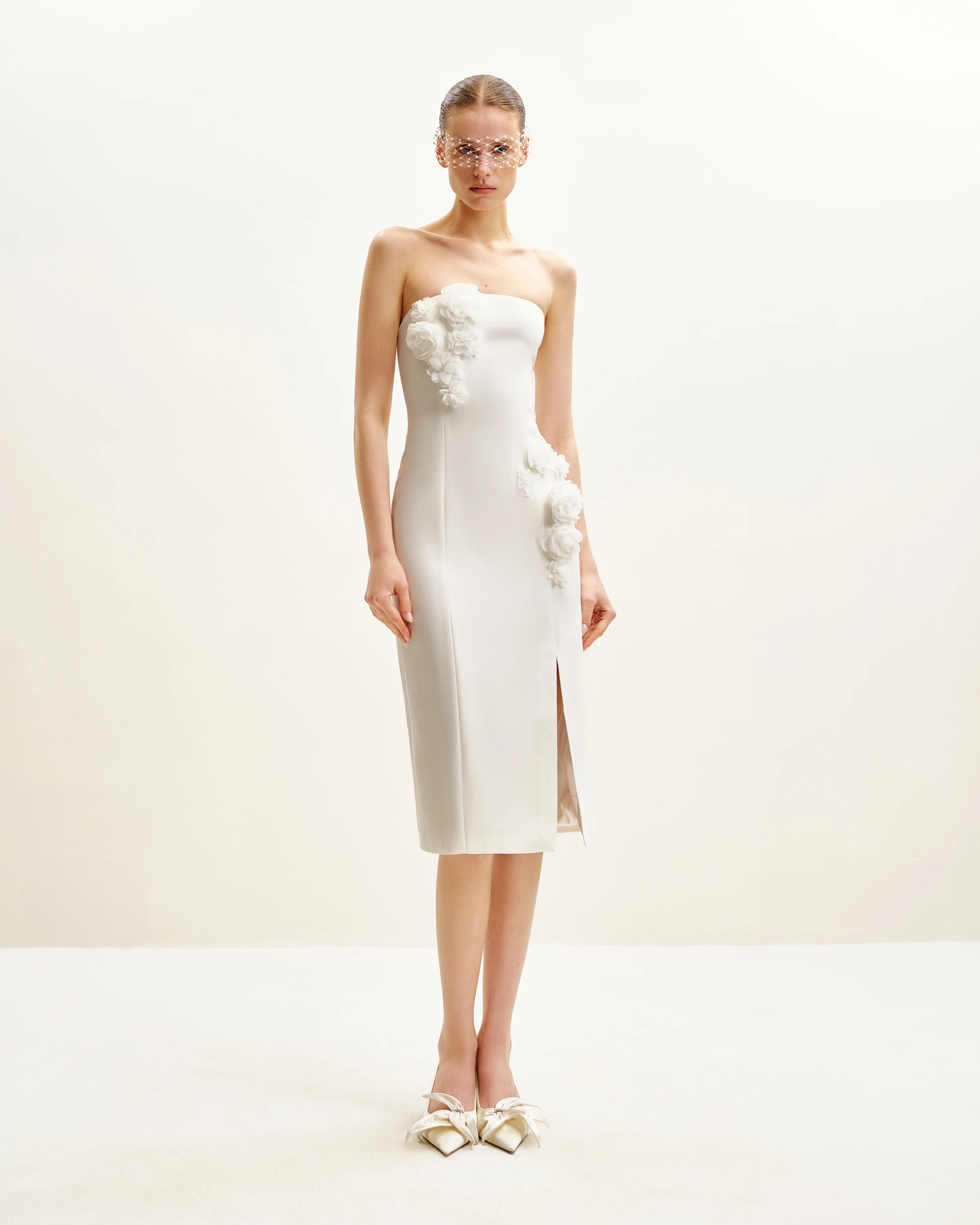 Petal Perfection Cocktailkleid - Weiß