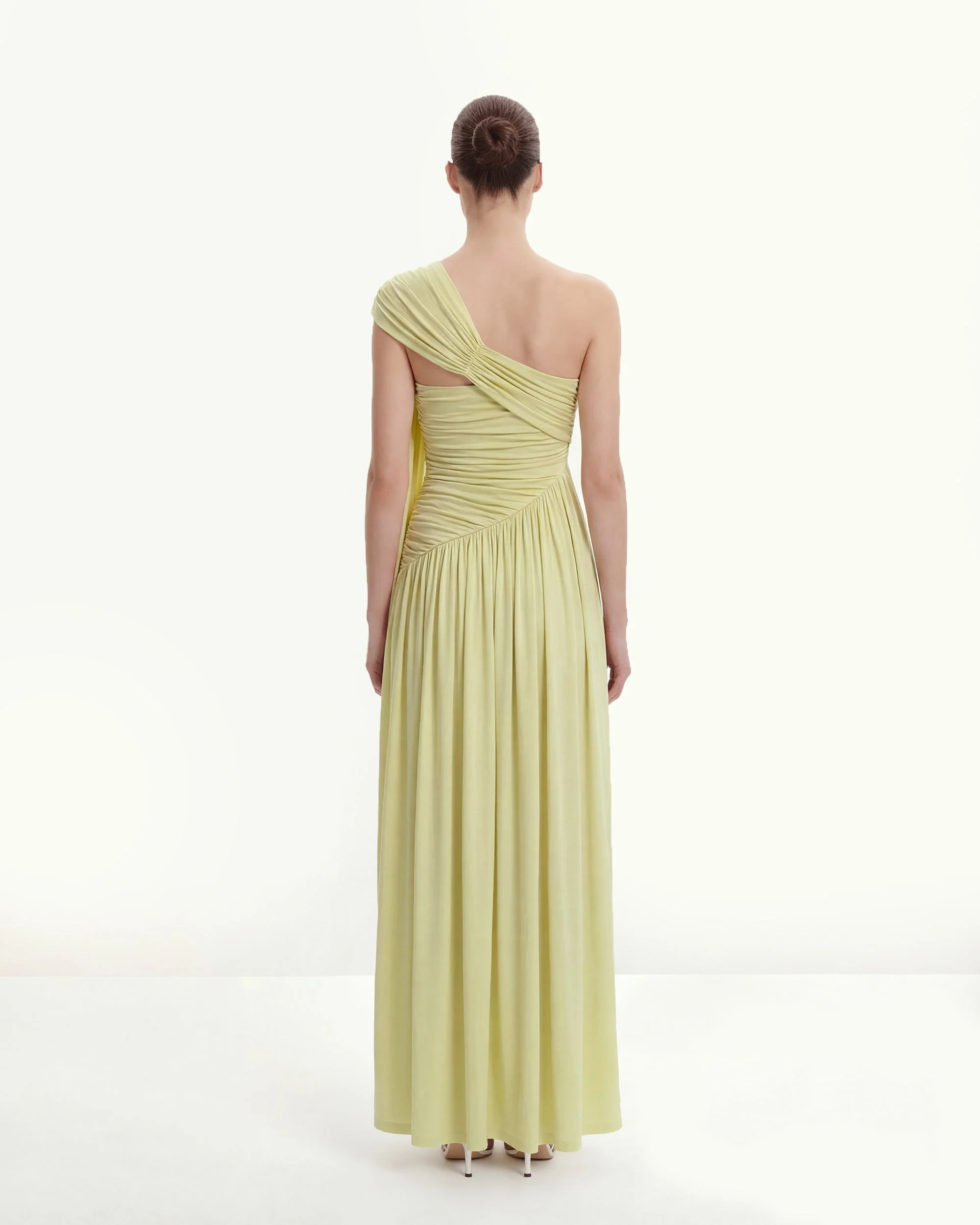 Gerüschtes One-Shoulder Maxikleid mit Schleppe - Grün - Image 3