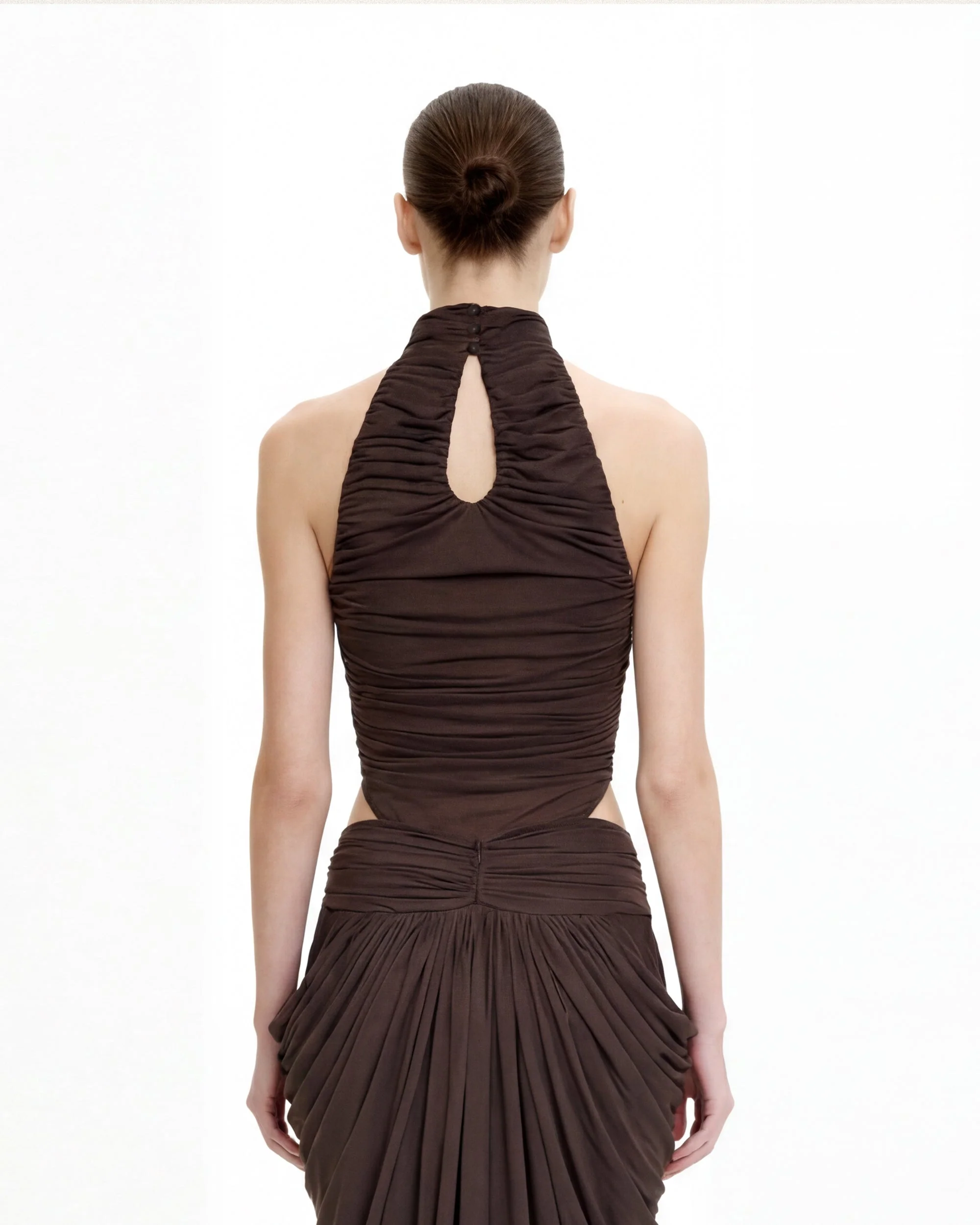 Geraffter Halterneck-Body mit Twist-Detail vorne – Braun - Image 4