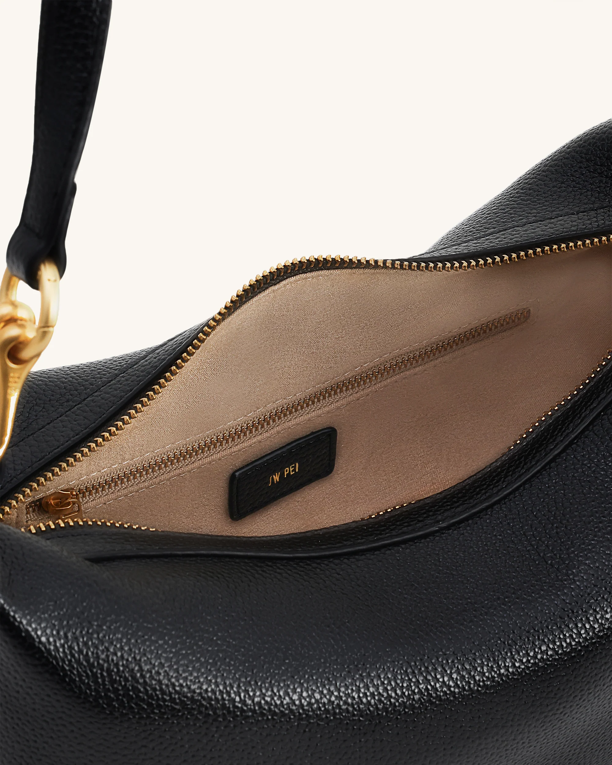 Selia Weich genarbte Crossbody-Tasche - Schwarz - Image 5