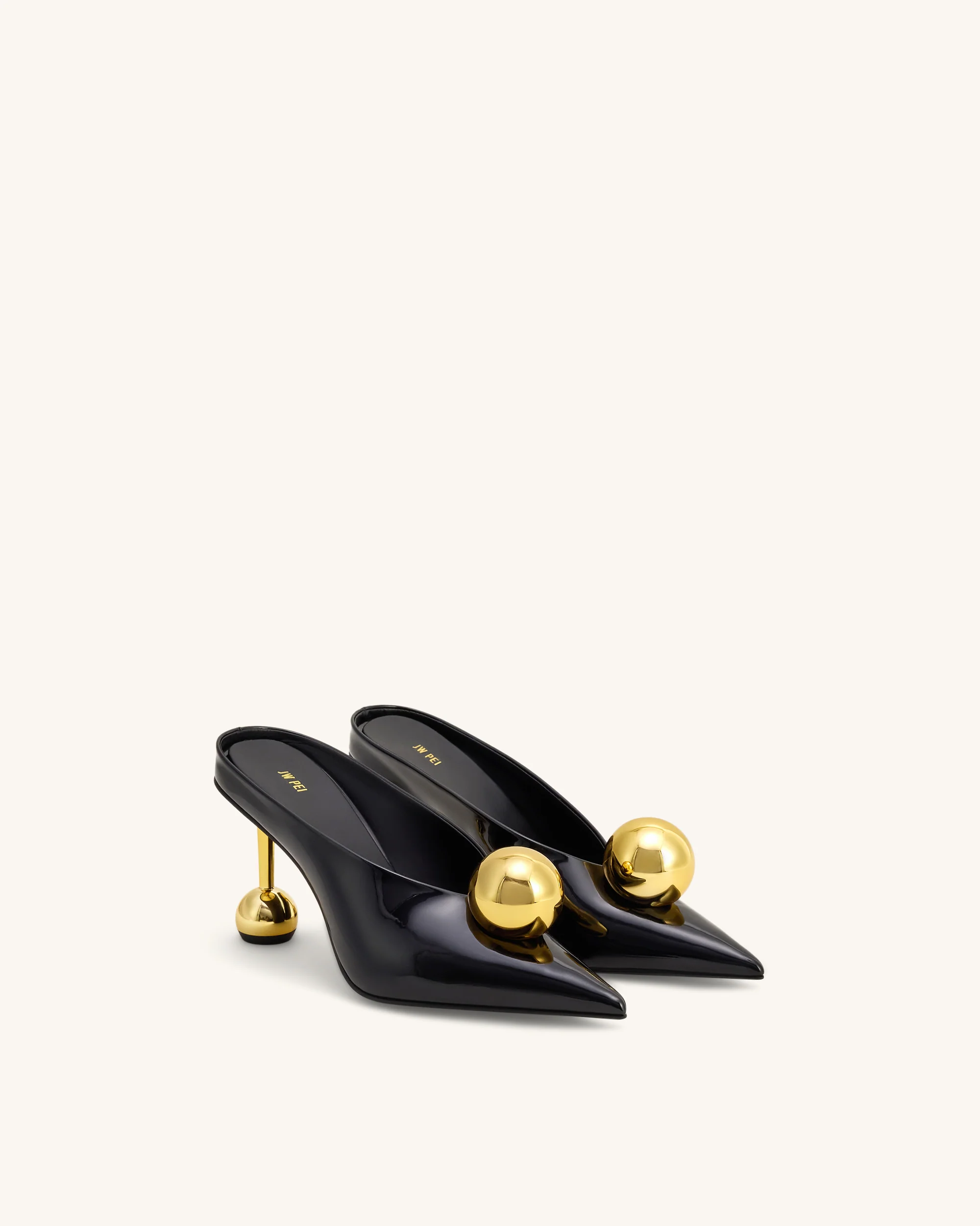Sofia Mules mit abgewinkeltem Schaft und Kugelabsatz - Schwarz & Gold - Image 2