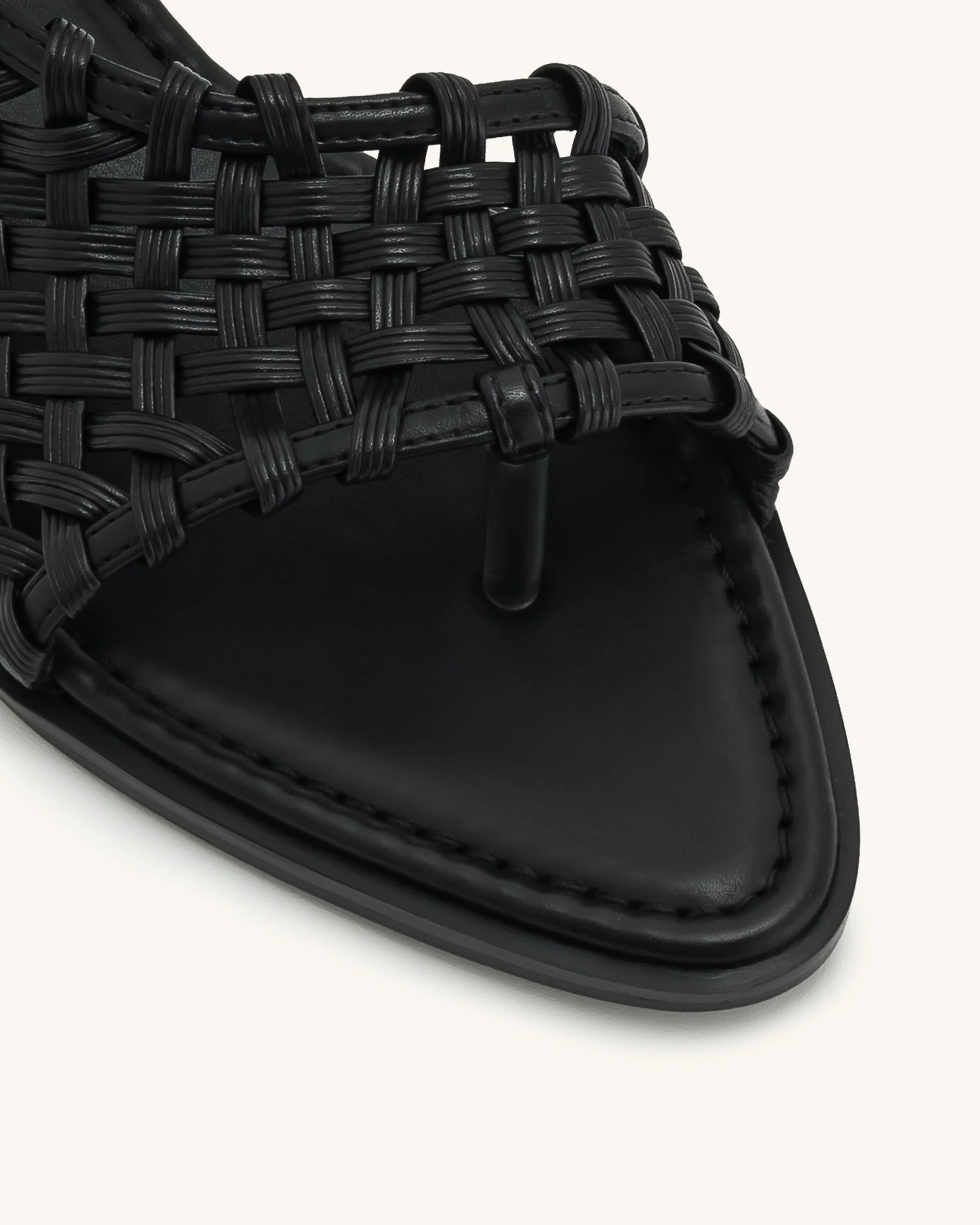 Jocelyn Flip-Flops mit gewebtem Riemen - Schwarz - Image 4